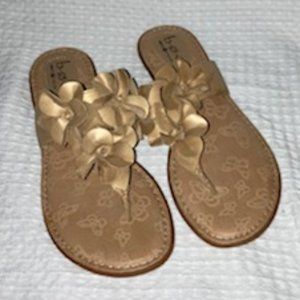 B.O.C.GOLD/TAN FLORAL SANDALS - SIZE 10